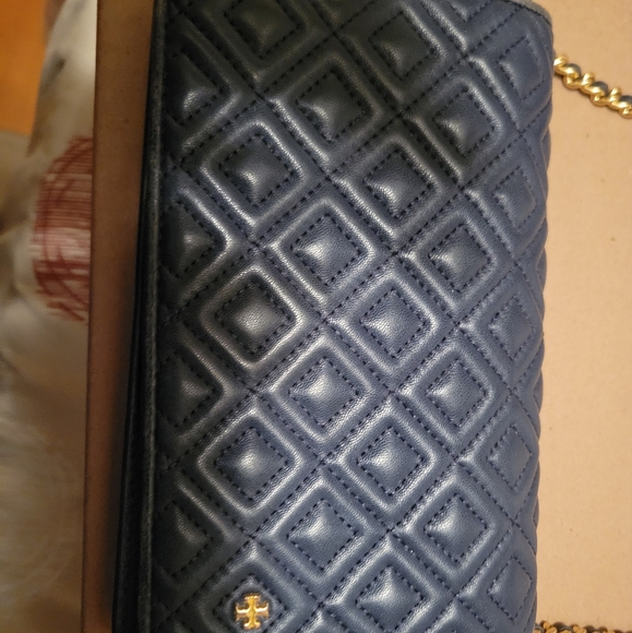 Tory Burch Fleming Wallet Chain Crossbody Purse - Picture 2 of 12